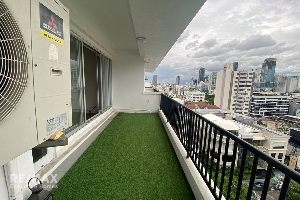 For Rent: Expansive 3-Bedroom Condo in Sukhumvit 55 5