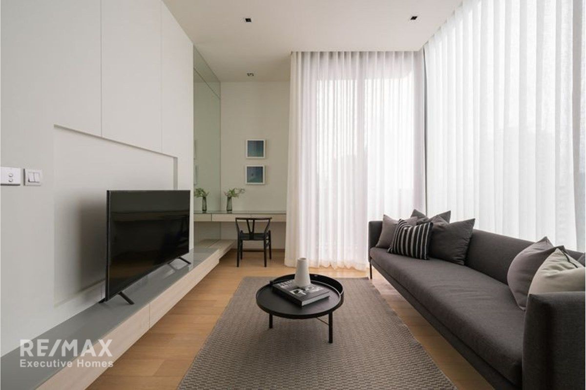 Modern 2BR 2BA Corner Condo 22nd Floor | 28 Chidlom | 5 Mins Walk to BTS Chit Lom 2