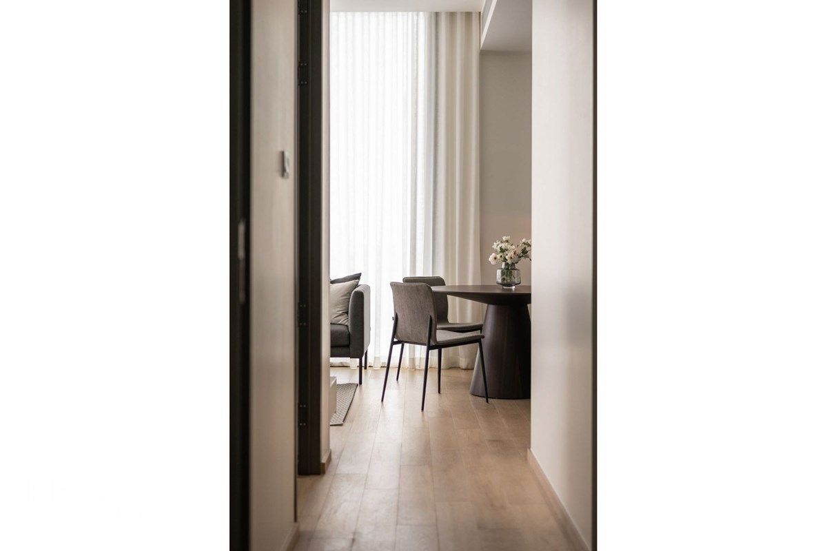 Modern 2BR 2BA Corner Condo 22nd Floor | 28 Chidlom | 5 Mins Walk to BTS Chit Lom 5