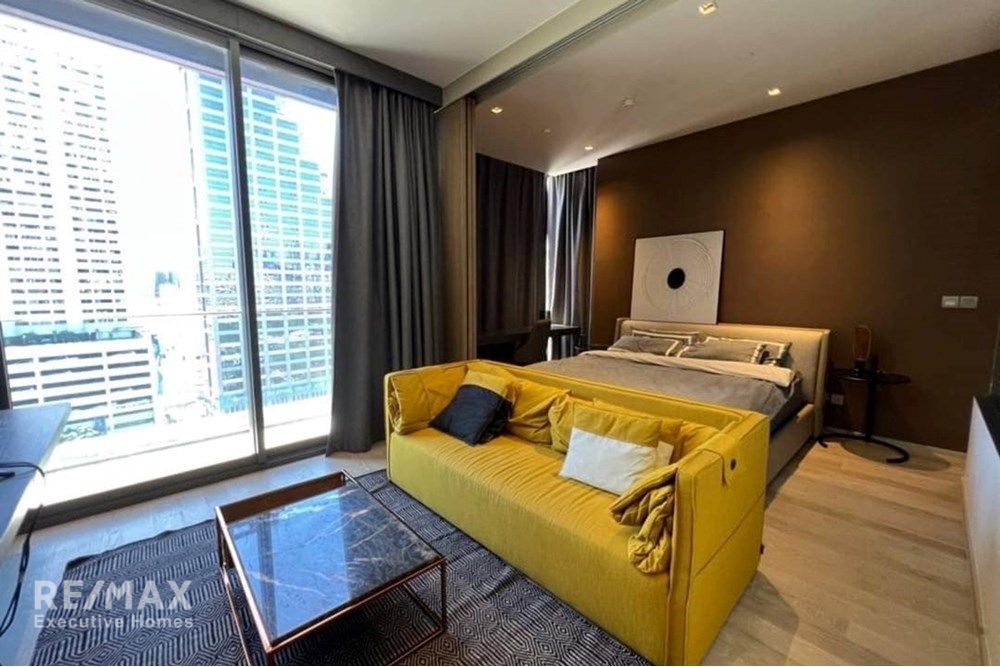 Luxury 1BR Condo for Rent at Ashton Silom - 46sqm, 8 Mins Walk to BTS Chong Nonsi 2