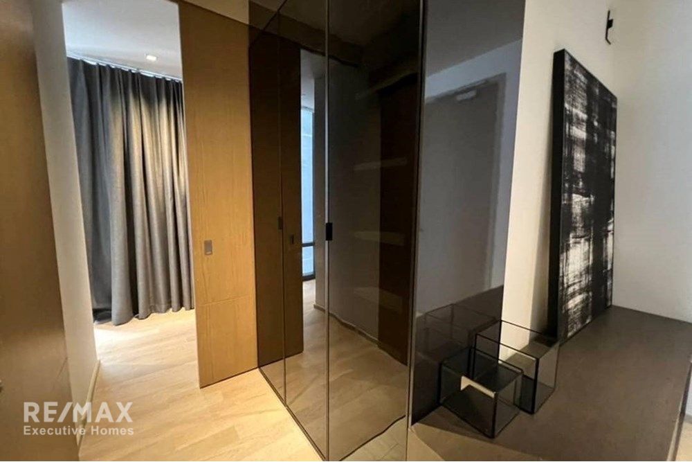 Luxury 1BR Condo for Rent at Ashton Silom - 46sqm, 8 Mins Walk to BTS Chong Nonsi 3