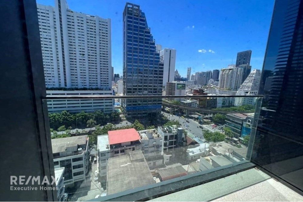 Luxury 1BR Condo for Rent at Ashton Silom - 46sqm, 8 Mins Walk to BTS Chong Nonsi 7