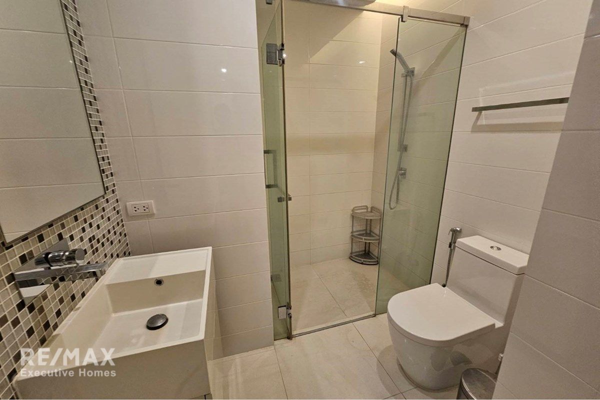 Luxurious 2BR 3BA Duplex for Rent at 75K | 125sqm Near BTS Asoke | Sukhumvit 21 15