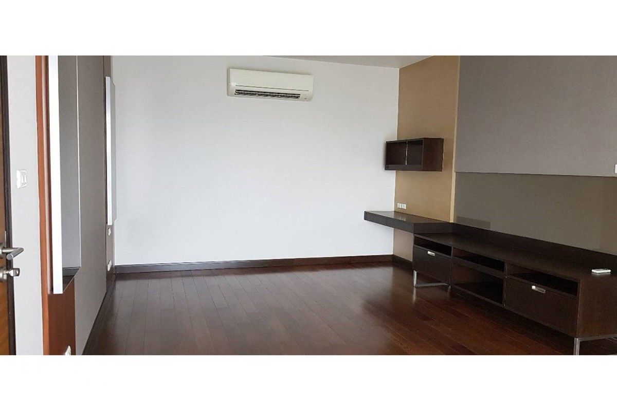 Luxury 3BR 4BA Detached House with Private Pool for Rent in Ekkamai - 400sqm 11