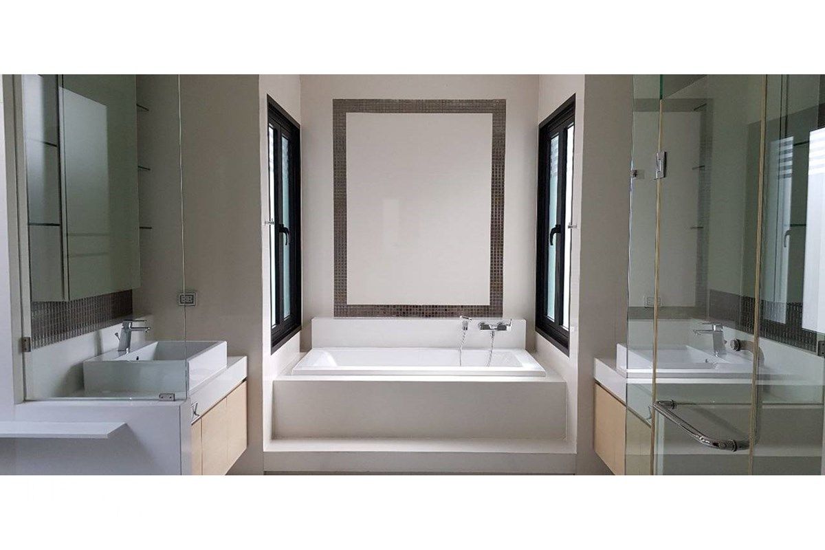 Luxury 3BR 4BA Detached House with Private Pool for Rent in Ekkamai - 400sqm 15