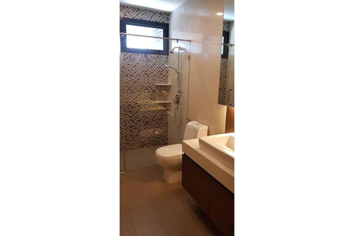 Luxury 3BR 4BA Detached House with Private Pool for Rent in Ekkamai - 400sqm 16