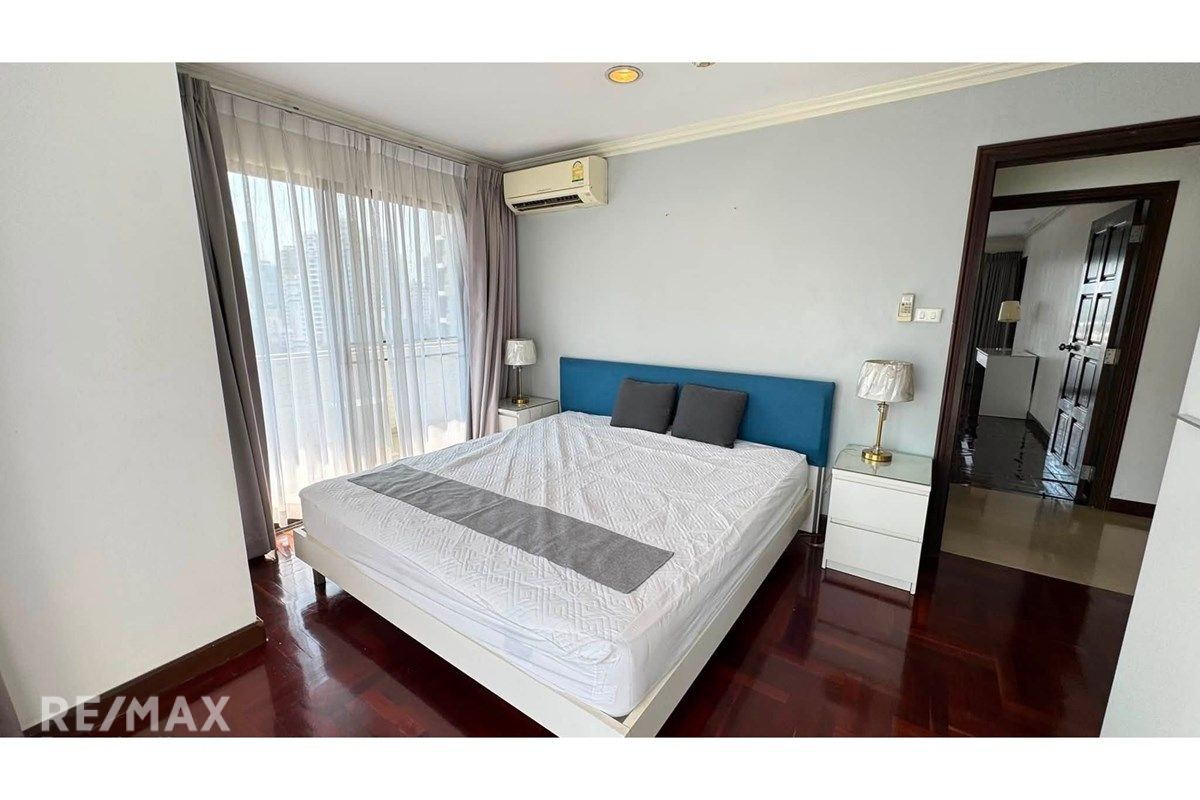 Modern 3BR Condo with 3 Balconies for Sale near BTS Phrom Phong - 164sqm 11