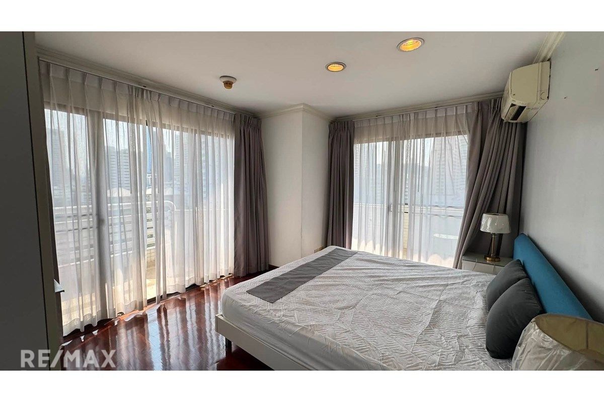 Modern 3BR Condo with 3 Balconies for Sale near BTS Phrom Phong - 164sqm 9