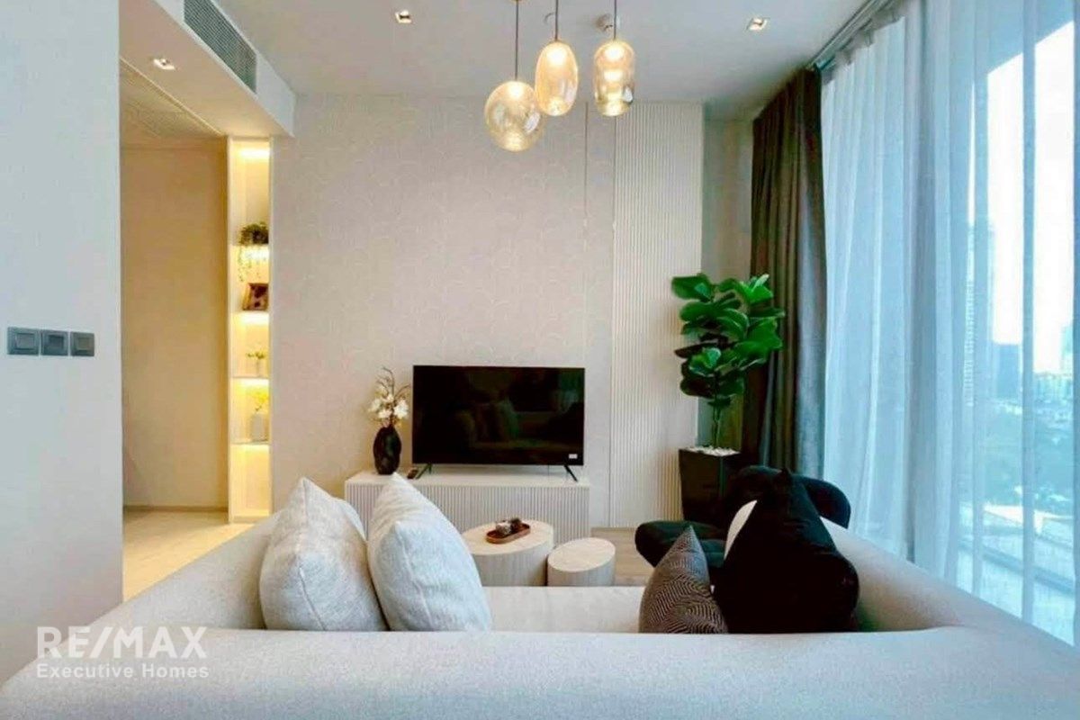 Luxury 1BR Condo with Bathtub for Rent at Ashton Silom – 45K, 50sqm, 8 mins to BTS Chong Nonsi 2