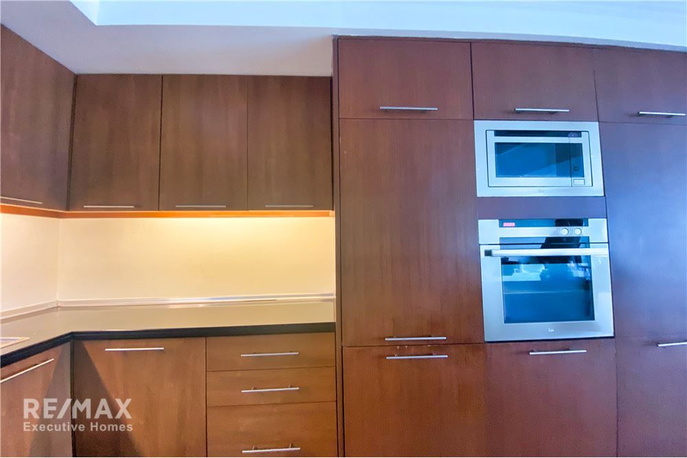 Renovated 2BR 2BA Condo for Rent in Asoke - 176sqm | Pet-Friendly | 90K | 5 mins to BTS Asok 10