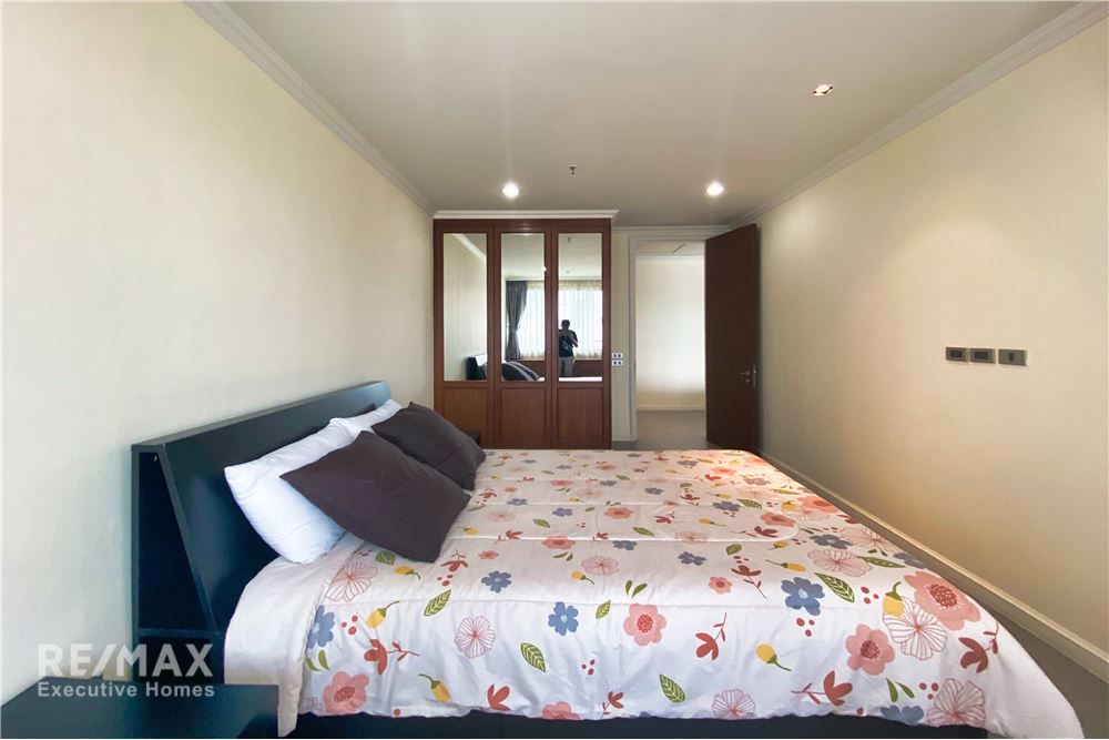 Renovated 2BR 2BA Condo for Rent in Asoke - 176sqm | Pet-Friendly | 90K | 5 mins to BTS Asok 14