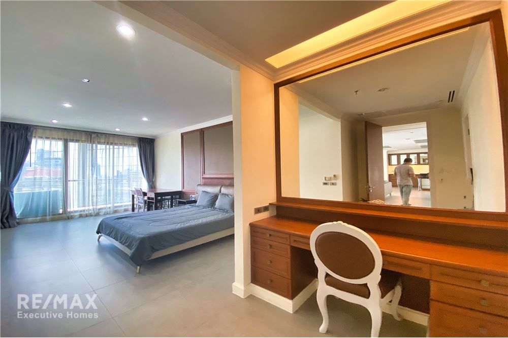 Renovated 2BR 2BA Condo for Rent in Asoke - 176sqm | Pet-Friendly | 90K | 5 mins to BTS Asok 15