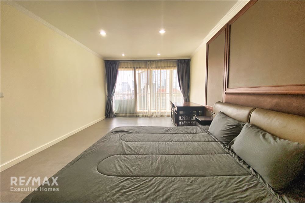 Renovated 2BR 2BA Condo for Rent in Asoke - 176sqm | Pet-Friendly | 90K | 5 mins to BTS Asok 17