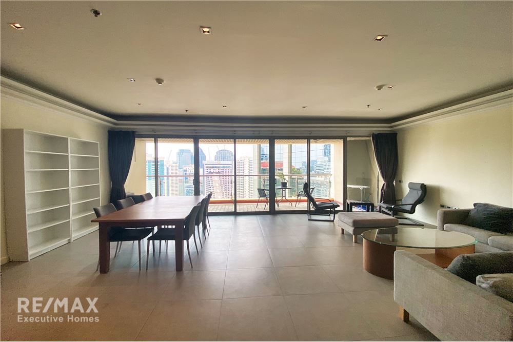 Renovated 2BR 2BA Condo for Rent in Asoke - 176sqm | Pet-Friendly | 90K | 5 mins to BTS Asok 2