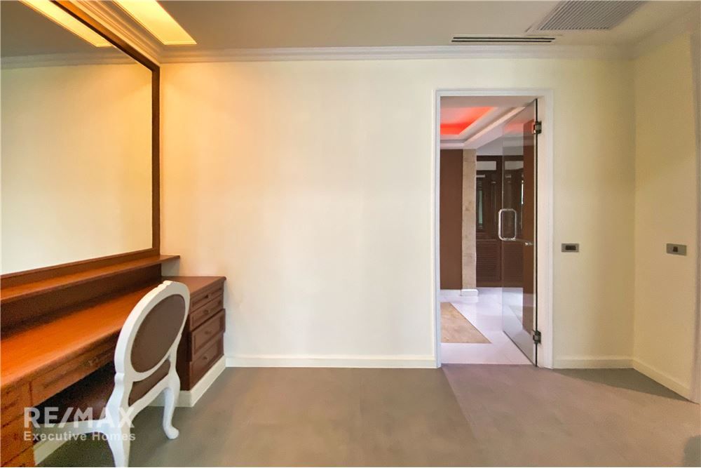 Renovated 2BR 2BA Condo for Rent in Asoke - 176sqm | Pet-Friendly | 90K | 5 mins to BTS Asok 20