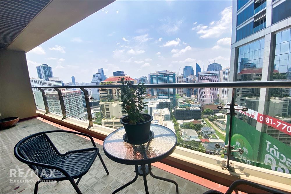 Renovated 2BR 2BA Condo for Rent in Asoke - 176sqm | Pet-Friendly | 90K | 5 mins to BTS Asok 6