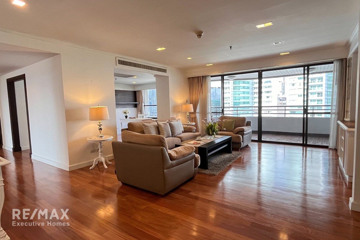 Geräumige 240m² Eigentumswohnung mit 3 Schlafzimmern & Arbeitszimmer in Sukhumvit 16 zu vermieten – 15 Min. Fußweg zur BTS Asok, Haustierfreundlich. 2