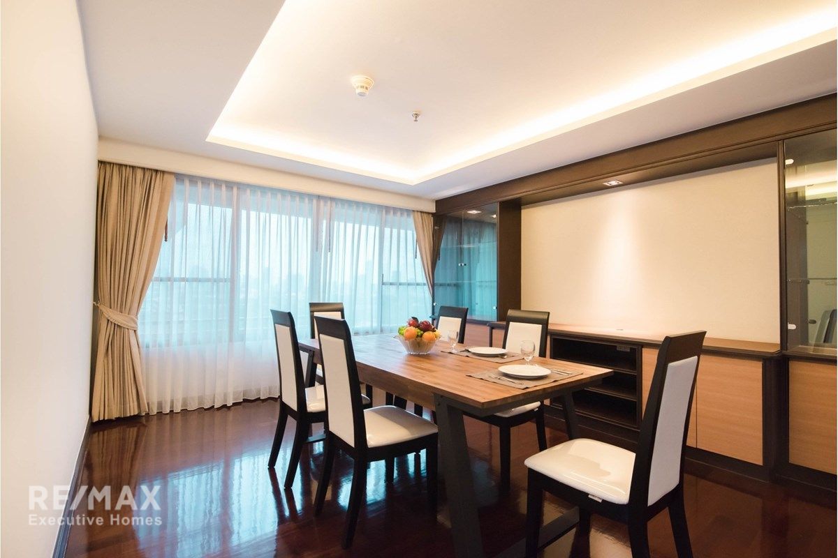 Geräumige 240m² Eigentumswohnung mit 3 Schlafzimmern & Arbeitszimmer in Sukhumvit 16 zu vermieten – 15 Min. Fußweg zur BTS Asok, Haustierfreundlich. 5