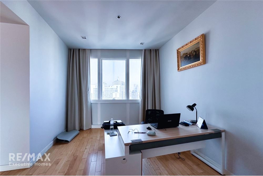 2 Bedroom Lake View Condo for Rent at Millennium Residence - 13 Mins Walk to BTS Asok 5