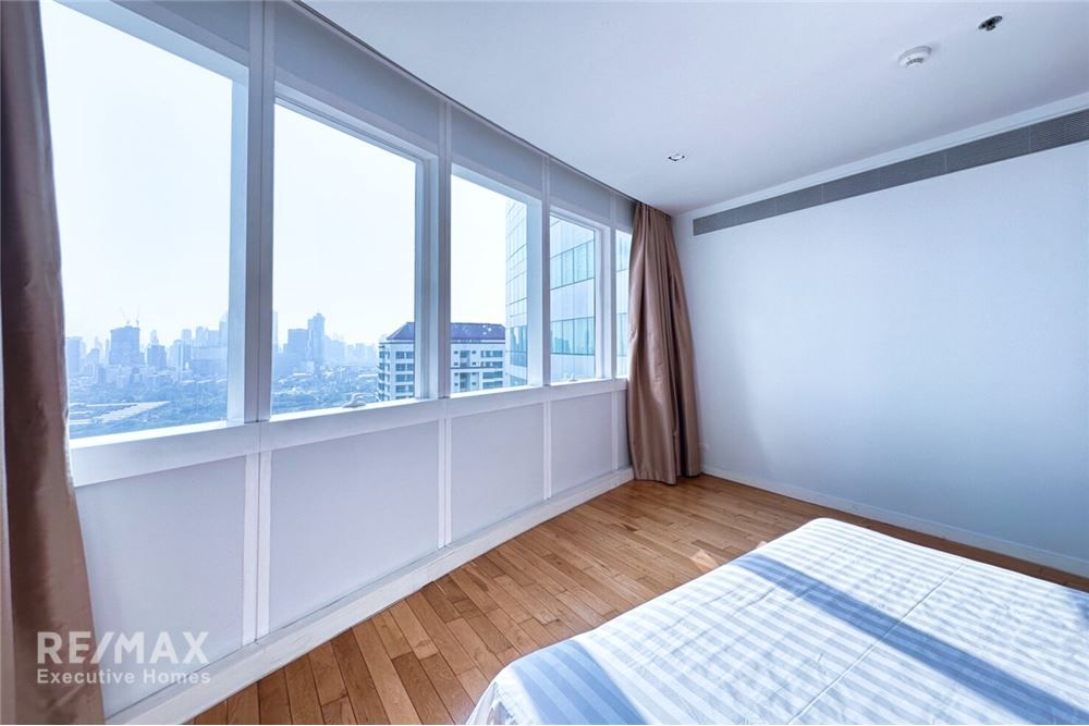 2 Bedroom Lake View Condo for Rent at Millennium Residence - 13 Mins Walk to BTS Asok 7
