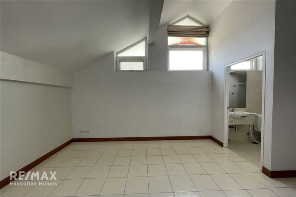 Großzügiges 3-Schlafzimmer-Stadthaus mit Arbeitszimmer in Ekkamai 22 zur Miete (85.000) - Tierfreundlich! 15