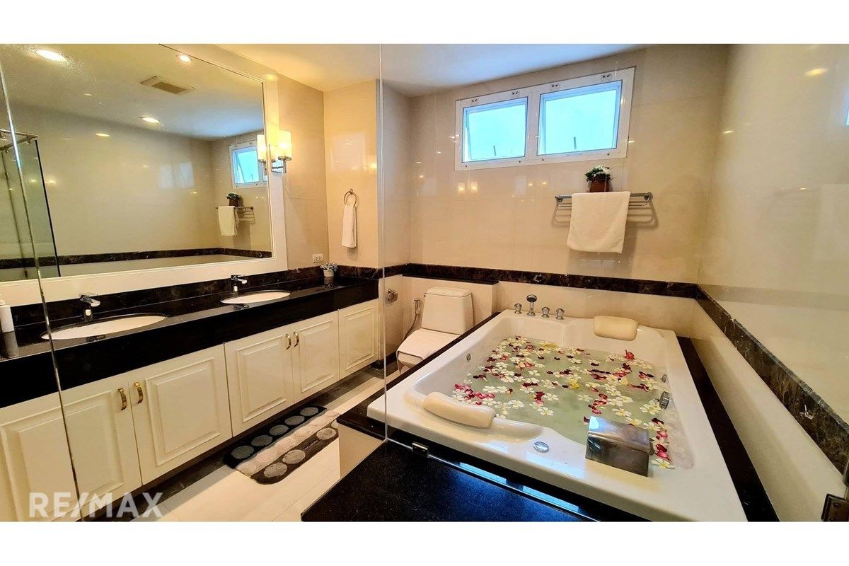 Luxury 4BR 5BA Duplex Penthouse with Private Terrace in Prime Location - 800sqm for 300K 12