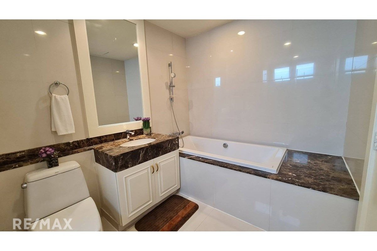 Luxury 4BR 5BA Duplex Penthouse with Private Terrace in Prime Location - 800sqm for 300K 17