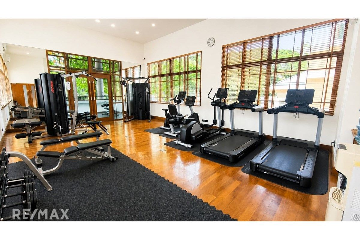Spacious 4BR Detached Home with 5BA and Maid Room for Rent in Phra Khanong - 400sqm 14