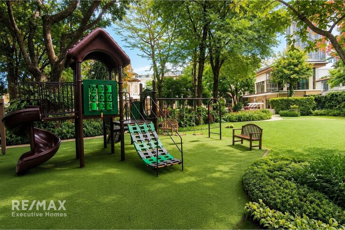 Spacious 4BR Detached Home with 5BA and Maid Room for Rent in Phra Khanong - 400sqm 15