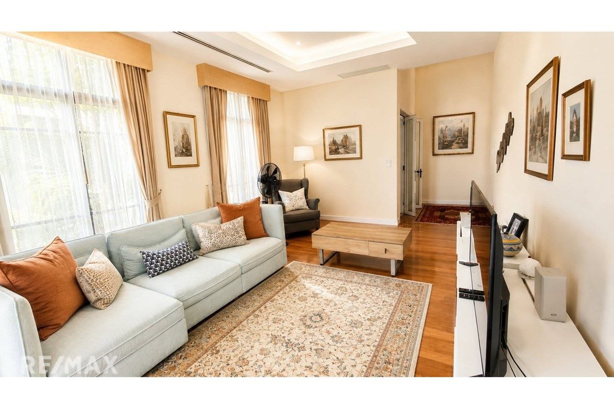 Spacious 4BR Detached Home with 5BA and Maid Room for Rent in Phra Khanong - 400sqm 6