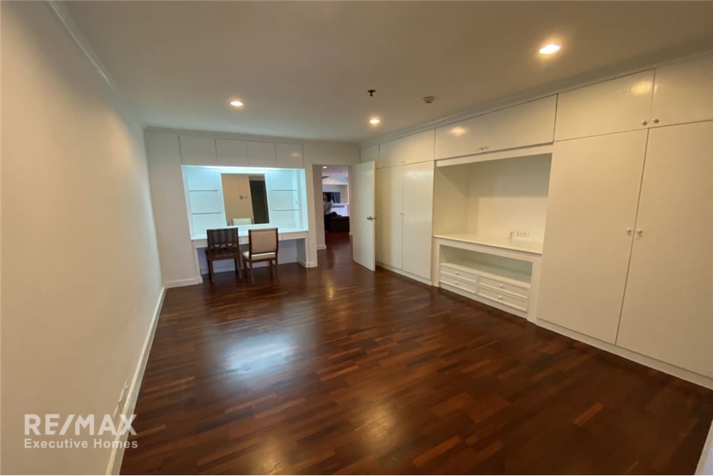 Spacious 2+1BR Condo for Rent at 55K | 205sqm | Pet-Friendly with Free Shuttle to BTS 11