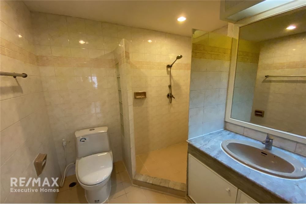 Spacious 2+1BR Condo for Rent at 55K | 205sqm | Pet-Friendly with Free Shuttle to BTS 13