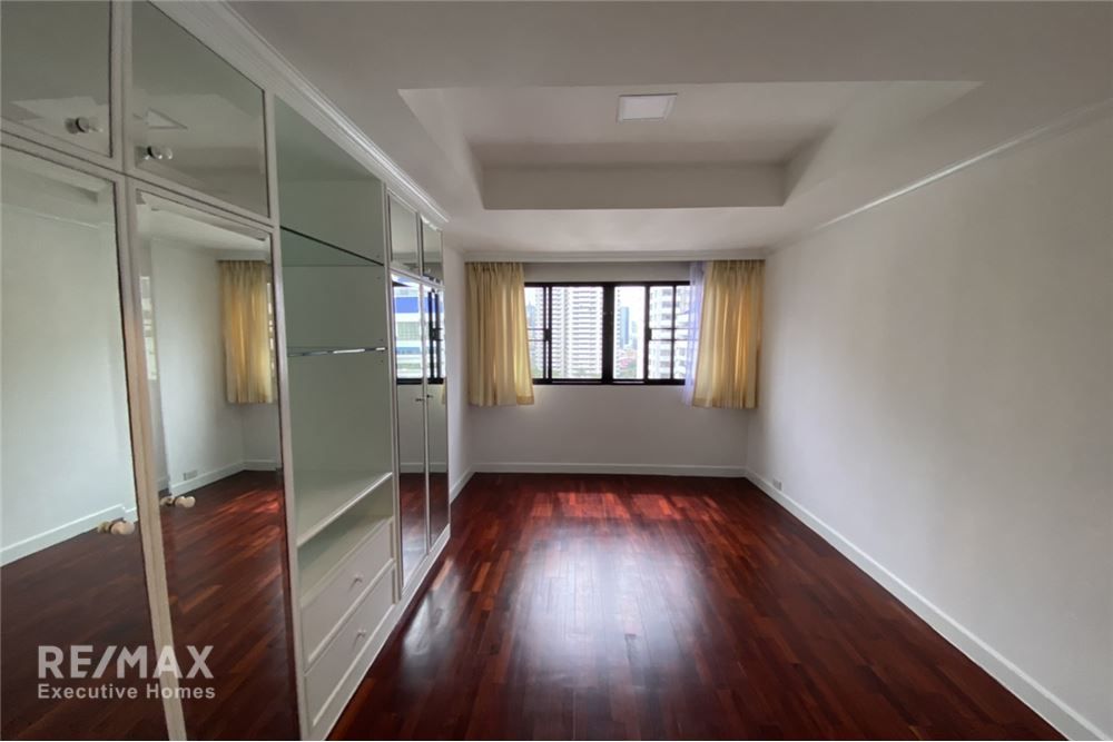 Spacious 2+1BR Condo for Rent at 55K | 205sqm | Pet-Friendly with Free Shuttle to BTS 14