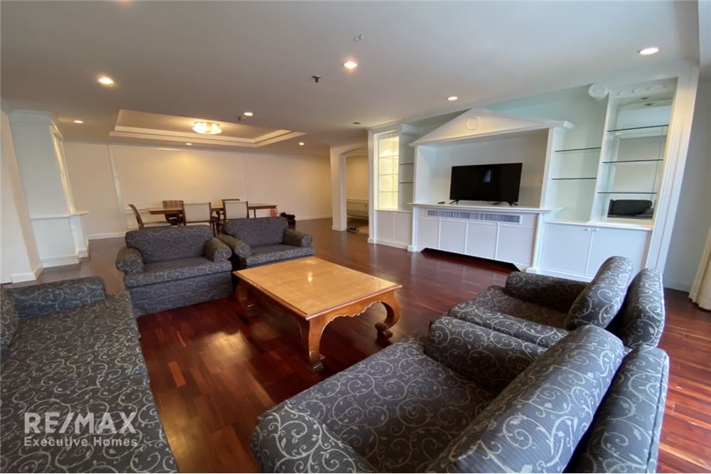 Spacious 2+1BR Condo for Rent at 55K | 205sqm | Pet-Friendly with Free Shuttle to BTS 2