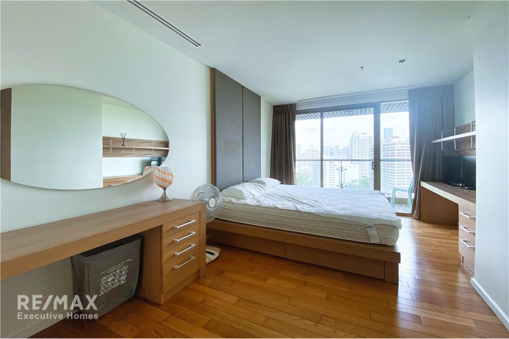 Geräumige 2-Schlafzimmer-Wohnung zur Miete | 110m² | 2 Bäder mit Badewannen | 5 Gehminuten zur BTS Asok | Gegenüber Benjakitti Park 12