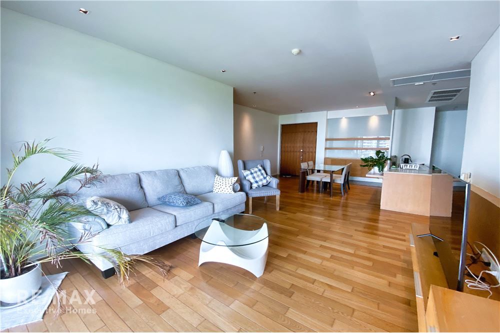 Geräumige 2-Schlafzimmer-Wohnung zur Miete | 110m² | 2 Bäder mit Badewannen | 5 Gehminuten zur BTS Asok | Gegenüber Benjakitti Park 3