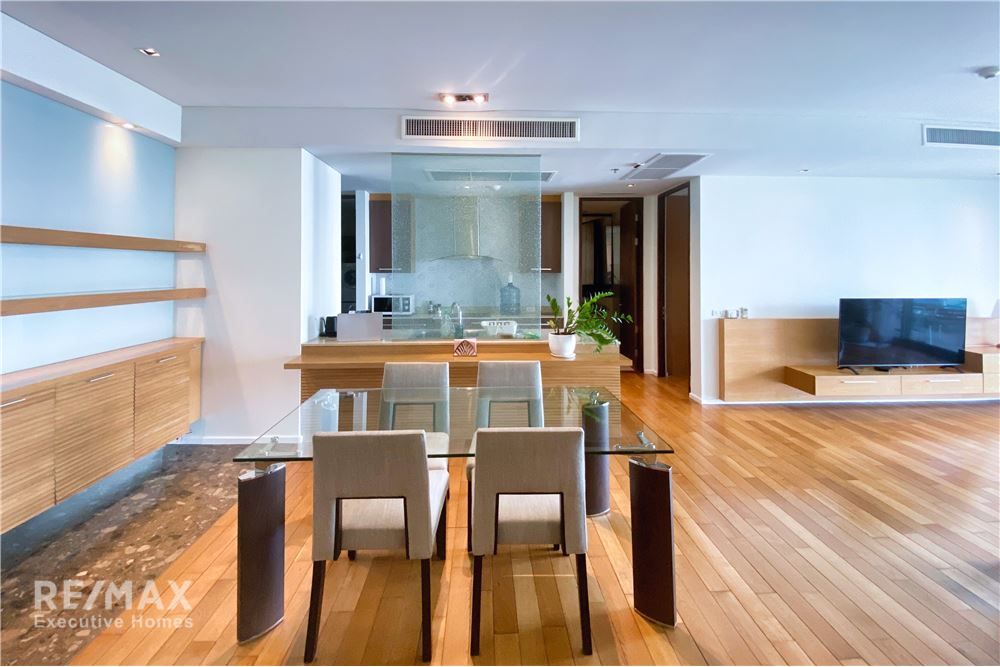 Geräumige 2-Schlafzimmer-Wohnung zur Miete | 110m² | 2 Bäder mit Badewannen | 5 Gehminuten zur BTS Asok | Gegenüber Benjakitti Park 7