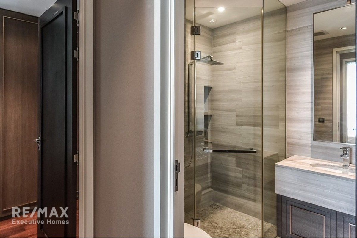 Rent 80K | The Diplomat 39 | 76sqm 2BR 2BA Condo | 9th Floor | 4 mins Walk to BTS Phrom Phong 8