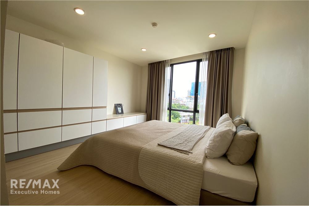 Pet-Friendly 2BR 2BA Low-Rise Condo for Rent | 80sqm | Ekkamai 11