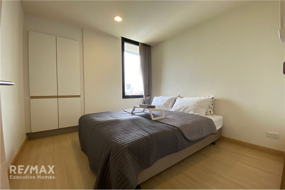 Pet-Friendly 2BR 2BA Low-Rise Condo for Rent | 80sqm | Ekkamai 12
