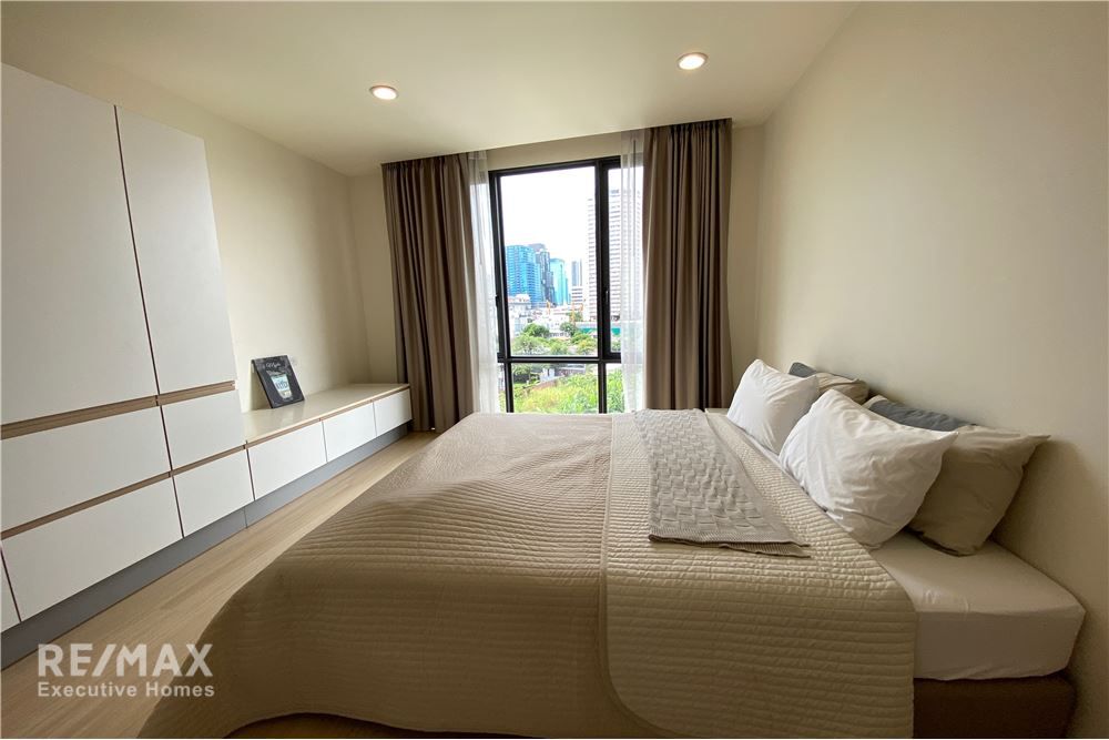 Pet-Friendly 2BR 2BA Low-Rise Condo for Rent | 80sqm | Ekkamai 13