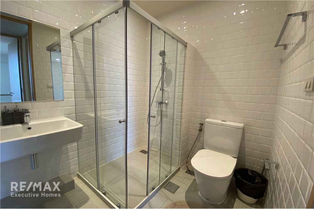 Pet-Friendly 2BR 2BA Low-Rise Condo for Rent | 80sqm | Ekkamai 17
