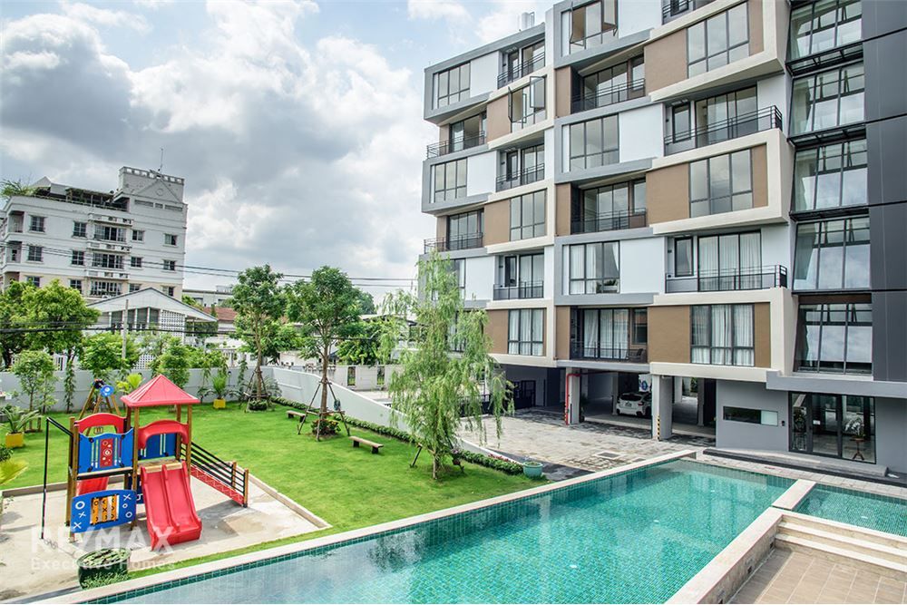 Pet-Friendly 2BR 2BA Low-Rise Condo for Rent | 80sqm | Ekkamai 20