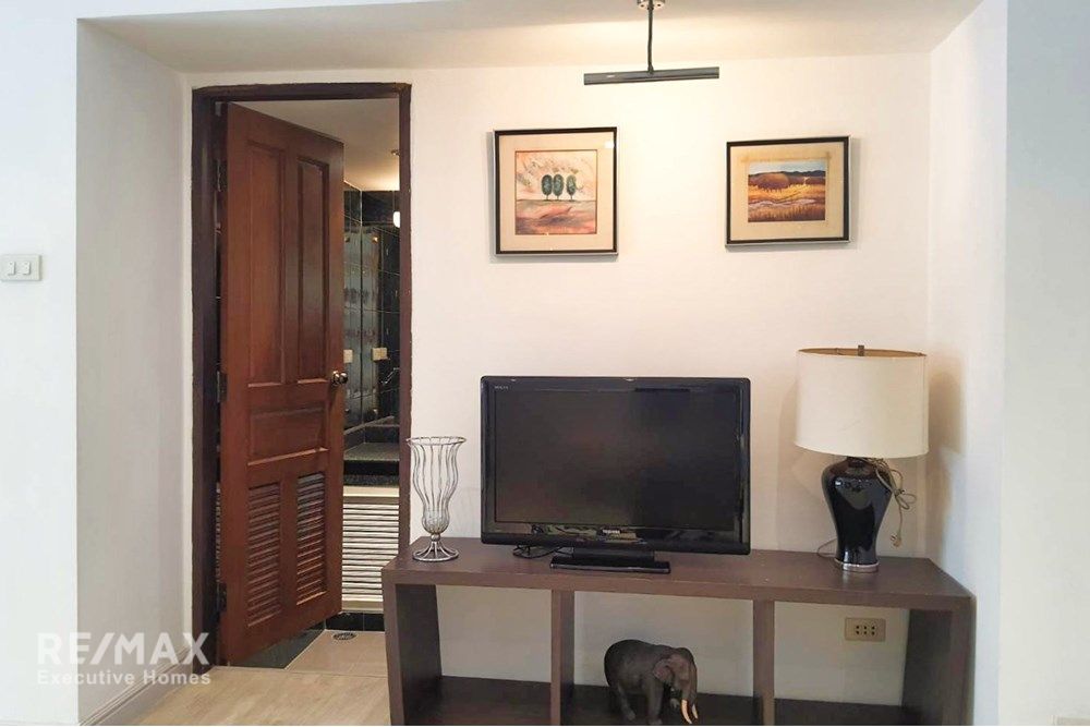 For Rent: 400sqm 4-Story Townhouse with 3BR, 5BA + Maid in Prime Sukhumvit 26 10