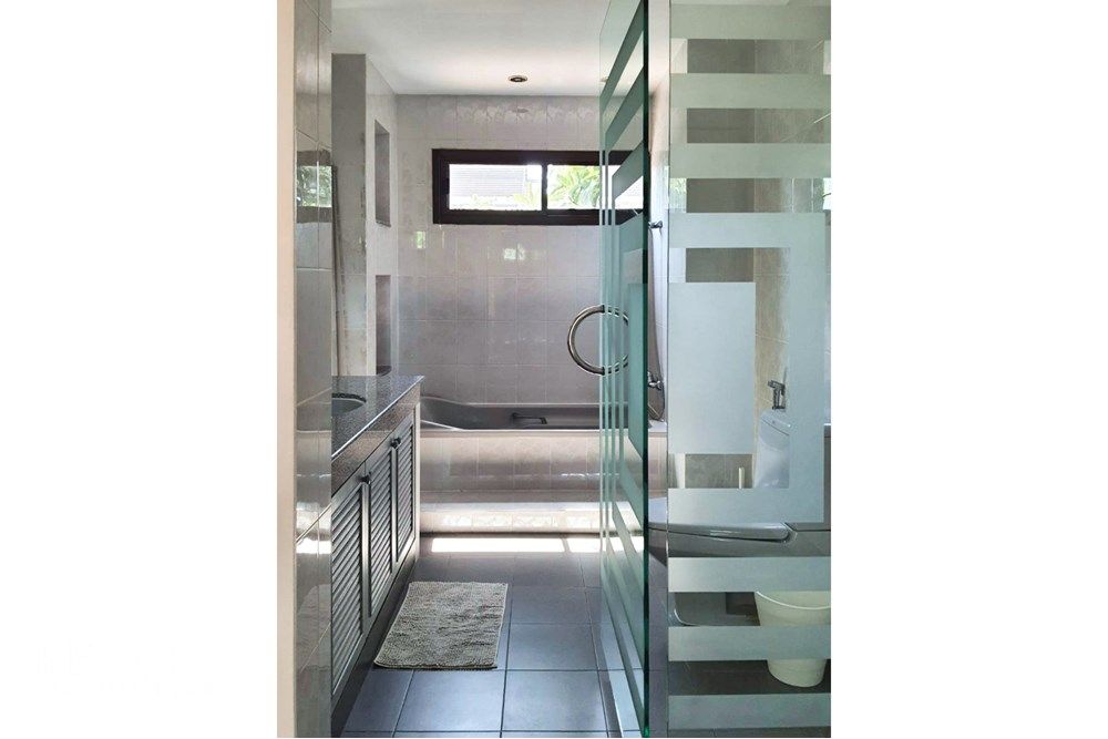 For Rent: 400sqm 4-Story Townhouse with 3BR, 5BA + Maid in Prime Sukhumvit 26 19