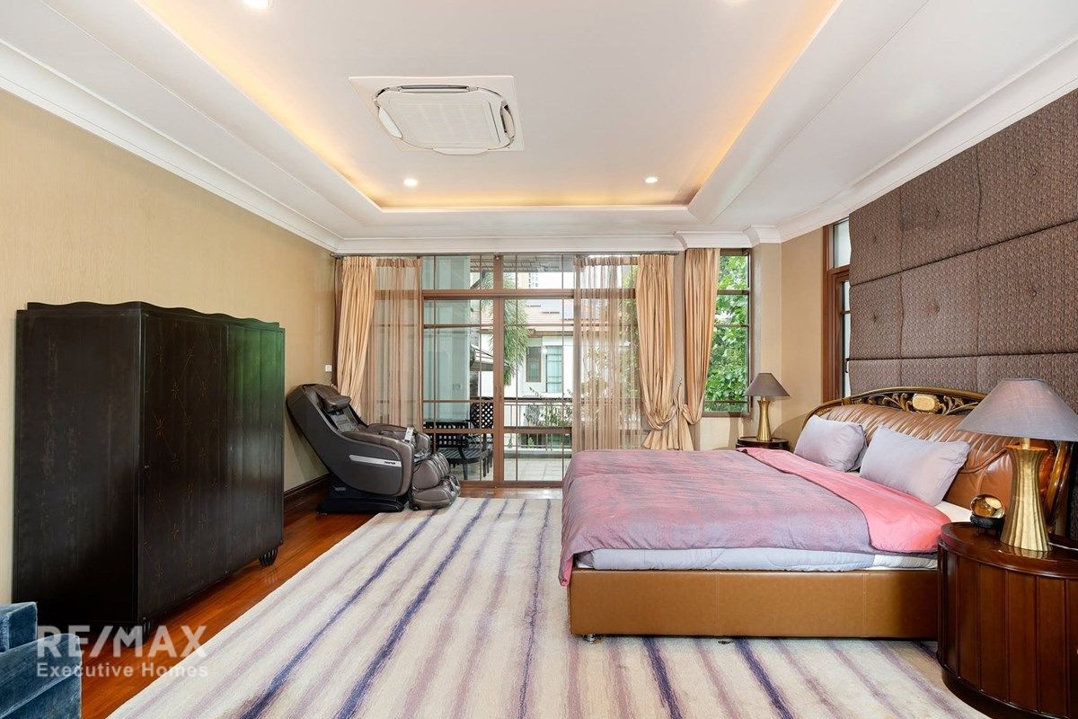 Luxurious 5 Bedroom Pool Villa for Sale at Sansiri Sukhumvit 67 - 560sqm Type A 9