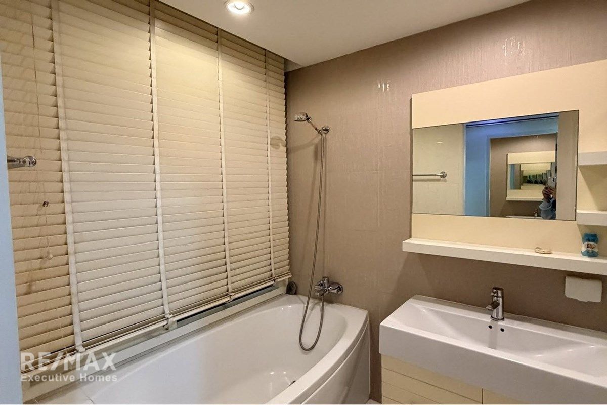 Urgent Sale: 5.65MB 1BR Condo in Baan Siri 31, 57sqm, 7th Floor, Asoke - 15 Min Walk to MRT Sukhumvit 11