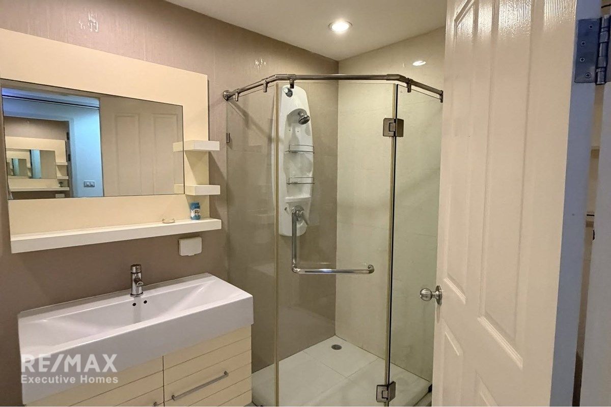 Urgent Sale: 5.65MB 1BR Condo in Baan Siri 31, 57sqm, 7th Floor, Asoke - 15 Min Walk to MRT Sukhumvit 12