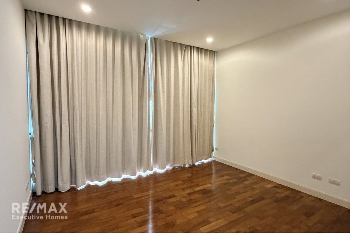 Urgent Sale: 5.65MB 1BR Condo in Baan Siri 31, 57sqm, 7th Floor, Asoke - 15 Min Walk to MRT Sukhumvit 8