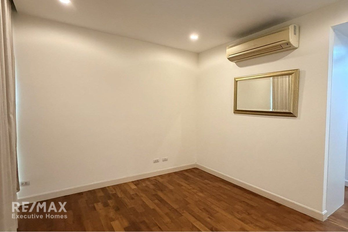 Urgent Sale: 5.65MB 1BR Condo in Baan Siri 31, 57sqm, 7th Floor, Asoke - 15 Min Walk to MRT Sukhumvit 9